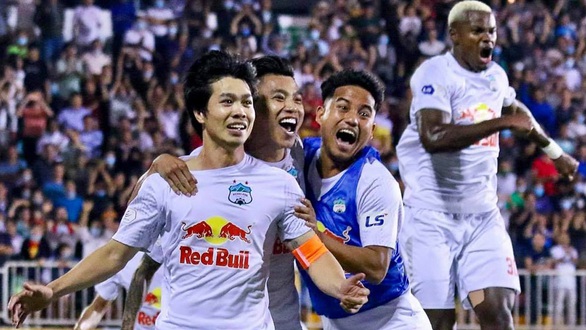 Vòng 9 V-League 2021: Bài học khó quên cho Hoàng Anh Gia Lai - Ảnh 1. Vòng 9 V-League 2021: Bài học khó quên cho Hoàng Anh Gia Lai - Ảnh 1.