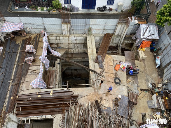 Vụ nhà phố 4 tầng hầm: Hơn 6 tháng qua Hà Nội vẫn chưa trả lời dân - Ảnh 1. Vụ nhà phố 4 tầng hầm: Hơn 6 tháng qua Hà Nội vẫn chưa trả lời dân - Ảnh 1.