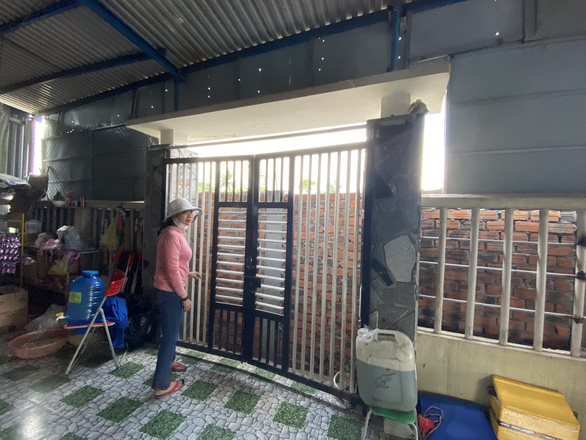 Xây tường rào chắn ngang cổng nhà hàng xóm: Có thể nhờ tòa giải quyết - Ảnh 4. Xây tường rào chắn ngang cổng nhà hàng xóm: Có thể nhờ tòa giải quyết - Ảnh 4.