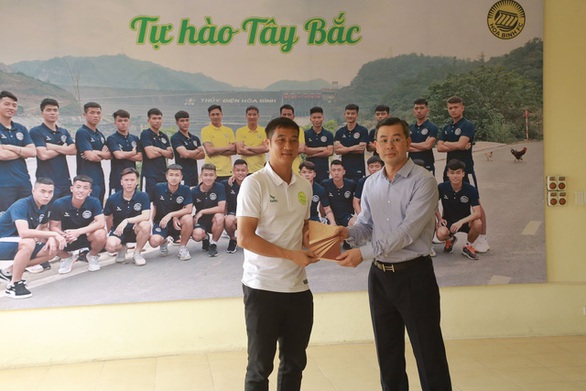 Cựu tuyển thủ Lê Quốc Vượng làm HLV trưởng CLB bóng đá Hòa Bình - Ảnh 1. Cựu tuyển thủ Lê Quốc Vượng làm HLV trưởng CLB bóng đá Hòa Bình - Ảnh 1.