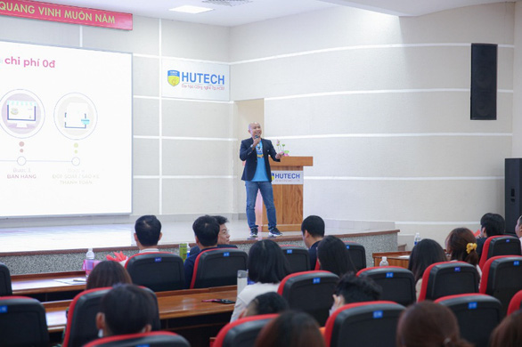 Sinh viên học kinh doanh online chuẩn mực với CEO Tiki, Momo - Ảnh 1.