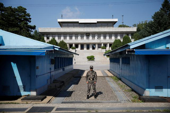 Hàn Quốc muốn cấm người dân gửi ‘file’ cho người Triều Tiên - Ảnh 1.