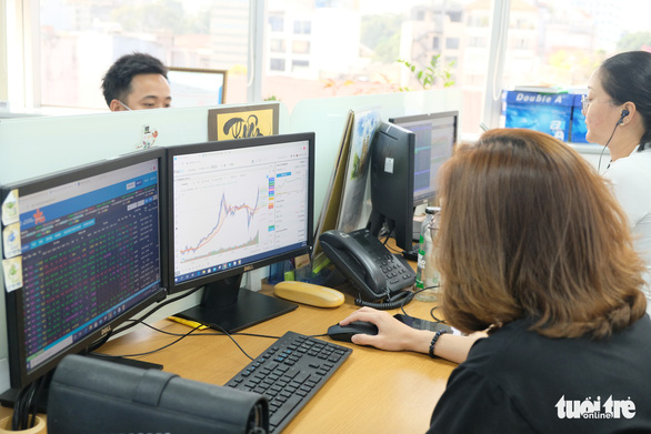 Tiền mua bán cổ phiếu trong quý 1-2021 trên sàn HOSE tăng hơn 300% - Ảnh 1. Tiền mua bán cổ phiếu trong quý 1-2021 trên sàn HOSE tăng hơn 300% - Ảnh 1.