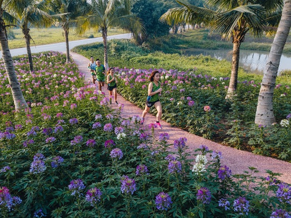 Cung đường chạy marathon đẹp như mơ tại Ecopark - Ảnh 9. Cung đường chạy marathon đẹp như mơ tại Ecopark - Ảnh 9.