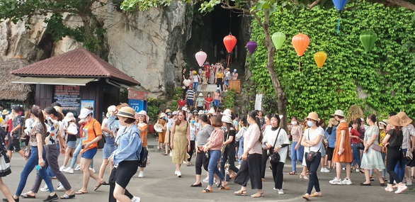 Vì sao Quảng Nam xung phong triển khai hộ chiếu vắc xin? - Ảnh 1. Vì sao Quảng Nam xung phong triển khai hộ chiếu vắc xin? - Ảnh 1.