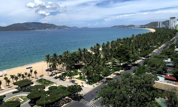 Du lịch biển hút khách vào mùa hè - Ảnh 1. Du lịch biển hút khách vào mùa hè - Ảnh 1.