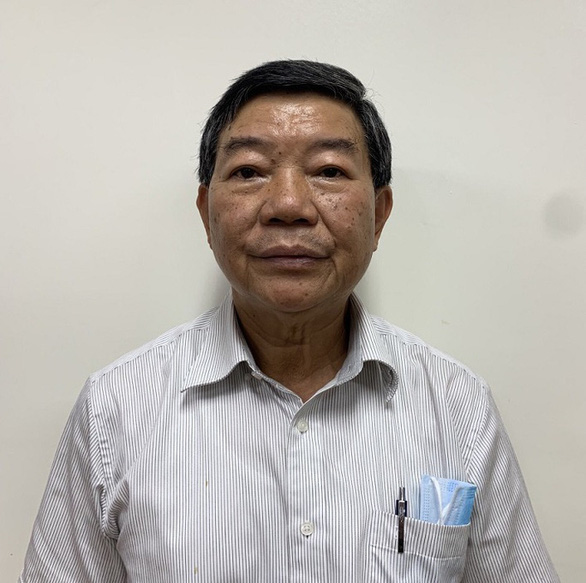 Nguyên giám đốc Bệnh viện Bạch Mai nâng giá thiết bị gây thiệt hại hơn 10 tỉ cho người bệnh - Ảnh 2.