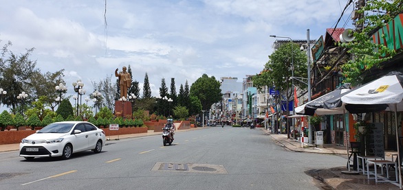 Cần Thơ: Phố đi bộ bến Ninh Kiều bắt đầu từ đêm 1-5 - Ảnh 2. Cần Thơ: Phố đi bộ bến Ninh Kiều bắt đầu từ đêm 1-5 - Ảnh 2.