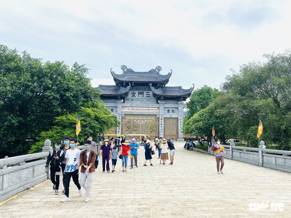 Lo ngại COVID-19, Đồ Sơn, Sa Pa, chùa Bái Đính... vắng khách sáng 30-4 - Ảnh 5. Lo ngại COVID-19, Đồ Sơn, Sa Pa, chùa Bái Đính... vắng khách sáng 30-4 - Ảnh 5.
