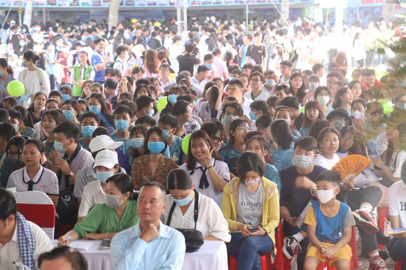 Tư vấn tuyển sinh hướng nghiệp ở Cần Thơ: Xét tuyển ngành y sẽ dễ hơn vì... COVID? - Ảnh 4. Tư vấn tuyển sinh hướng nghiệp ở Cần Thơ: Xét tuyển ngành y sẽ dễ hơn vì... COVID? - Ảnh 4.