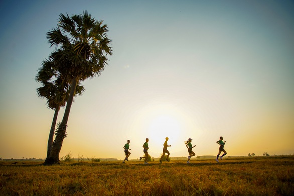 Hơn 3.000 người chinh phục cung đường marathon núi Bà Đen - Ảnh 3. Hơn 3.000 người chinh phục cung đường marathon núi Bà Đen - Ảnh 3.
