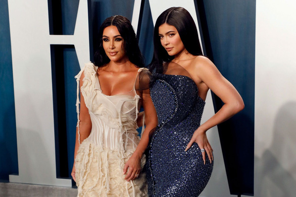 Kim Kardashian West thành tỉ phú USD: Ngôi sao tai tiếng làm giàu nhờ đâu? - Ảnh 1.