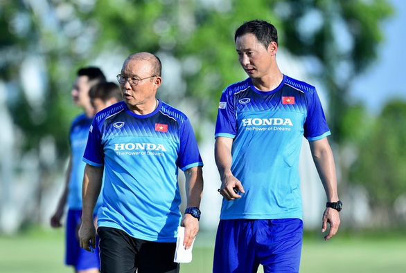 Trợ lý Kim Han Yoon thay ông Park Hang Seo huấn luyện đội tuyển U22 Việt Nam - Ảnh 2. Trợ lý Kim Han Yoon thay ông Park Hang Seo huấn luyện đội tuyển U22 Việt Nam - Ảnh 2.