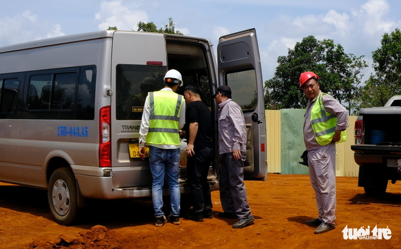 102 người Trung Quốc làm việc ở dự án điện gió Đắk N’Drung, chỉ... 1 người có giấy phép - Ảnh 2.