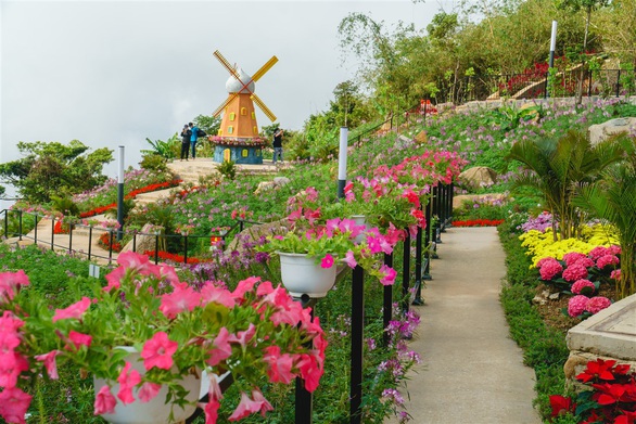 Lý giải sức bật mạnh mẽ của du lịch Tây Ninh - Ảnh 4. Lý giải sức bật mạnh mẽ của du lịch Tây Ninh - Ảnh 4.