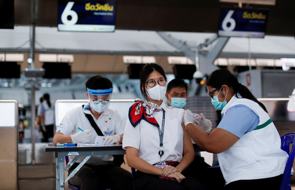 Nhật, Malaysia, Thái Lan... bật đèn xanh cho tư nhân phân phối vắc xin COVID-19 - Ảnh 1.