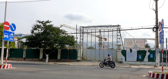 Khởi tố, bắt tạm giam nguyên phó chủ tịch tỉnh và nguyên giám đốc sở tại Khánh Hòa - Ảnh 4.