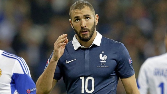 Vì sao Benzema mất 6 năm mới được trở lại tuyển Pháp? - Ảnh 1. Vì sao Benzema mất 6 năm mới được trở lại tuyển Pháp? - Ảnh 1.