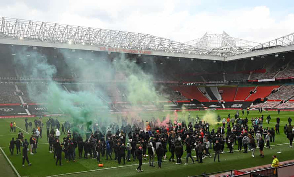 CĐV Man Utd tỏ rõ giận dữ với nhà Glazer trước trận gặp Liverpool - Ảnh 2.