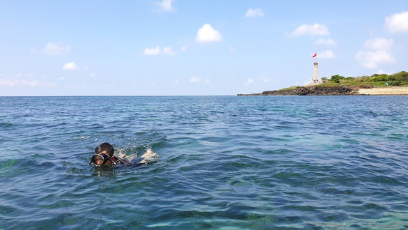 Có thể biến đảo Cồn Cỏ thành Maldives của Quảng Trị - Ảnh 1. Có thể biến đảo Cồn Cỏ thành Maldives của Quảng Trị - Ảnh 1.