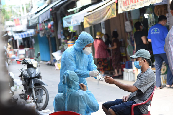 Ca nghi ngờ nhiễm COVID-19 ở Phú Nhuận có kết quả âm tính - Ảnh 1.