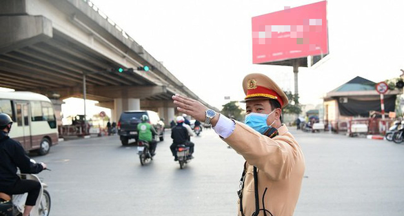 Cảnh sát giao thông huy động tối đa lực lượng đảm bảo an toàn bầu cử - Ảnh 1.