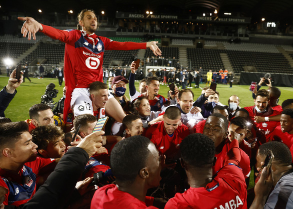 Soán ngôi gã nhà giàu PSG, Lille hoàn tất chuyện cổ tích ở Ligue 1 - Ảnh 1.
