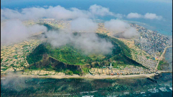 Nghiên cứu, báo cáo Thủ tướng quyết định bổ sung quy hoạch sân bay tại Lý Sơn, Phú Quý - Ảnh 1.