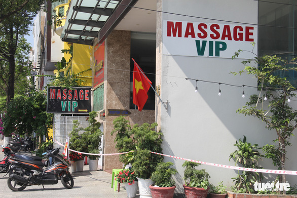 Nữ nhân viên khu vực massage khách sạn Phú An dương tính lần 1, ráo riết truy vết người tiếp xúc