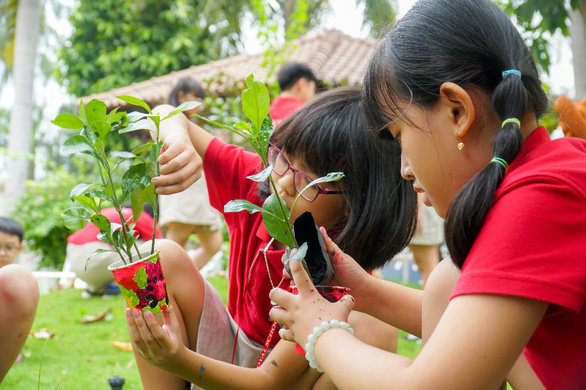 Thỏa sức trải nghiệm, khám phá thế giới và rèn luyện tiếng Anh - Ảnh 2.