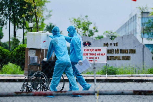 Phong tỏa Bệnh viện nhiệt đới Trung ương cơ sở Đông Anh - Ảnh 2.