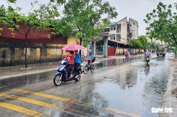 1.400 học sinh Bắc Ninh trở lại trường sau sự cố nước thải nhà máy giấy - Ảnh 4. 1.400 học sinh Bắc Ninh trở lại trường sau sự cố nước thải nhà máy giấy - Ảnh 4.