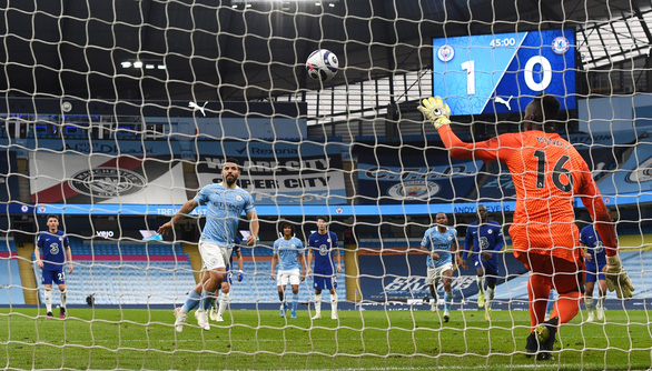 Thua ngược Chelsea, Man City chưa thể lên ngôi vô địch - Ảnh 2. Thua ngược Chelsea, Man City chưa thể lên ngôi vô địch - Ảnh 2.