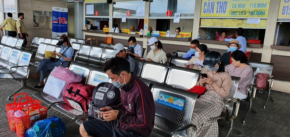Vẫn bán vé đi TP.HCM, nhà xe ở Cần Thơ bị phạt 15 triệu đồng - Ảnh 1. Vẫn bán vé đi TP.HCM, nhà xe ở Cần Thơ bị phạt 15 triệu đồng - Ảnh 1.
