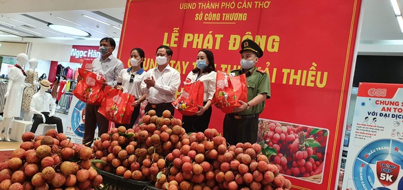 Cần Thơ tiêu thụ 200 tấn vải thiều Bắc Giang - Ảnh 1. Cần Thơ tiêu thụ 200 tấn vải thiều Bắc Giang - Ảnh 1.