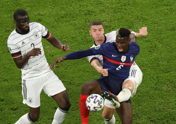 Pháp - Đức (hiệp 2) 1-0: Mats Hummels phản lưới nhà - Ảnh 1.