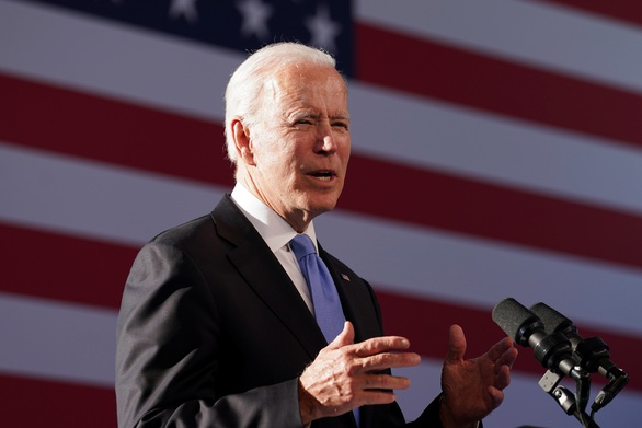 Tổng thống Biden ký thông qua luật ngân sách quốc phòng trị giá 770 tỉ USD - Ảnh 1.