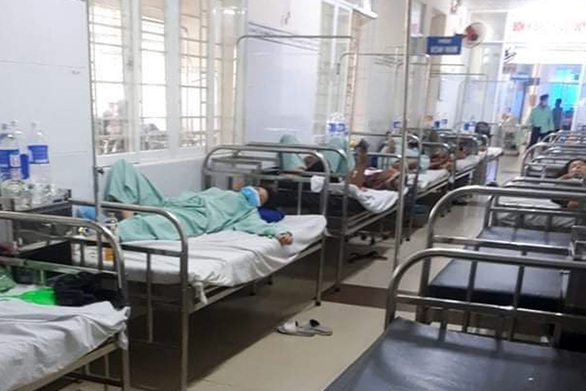Bệnh viện tiếp nhận 54 người dân Long Khánh nghi ngộ độc sau khi mua bánh mì ăn - Ảnh 1. Bệnh viện tiếp nhận 54 người dân Long Khánh nghi ngộ độc sau khi mua bánh mì ăn - Ảnh 1.