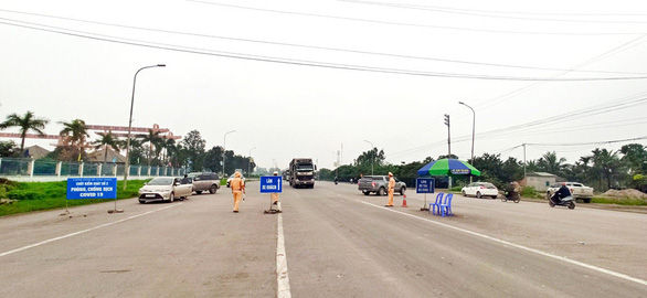 Lọt ca F0, Quảng Ninh kiểm điểm, hạ thi đua nhiều cán bộ trực chốt - Ảnh 1.