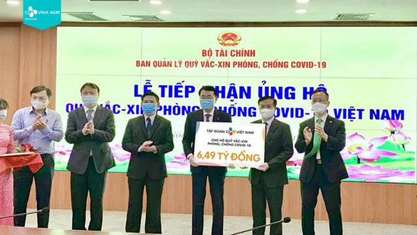 CJ Vina Agri ủng hộ 4 tỉ đồng vào Quỹ vắc xin phòng chống COVID-19 - Ảnh 1.