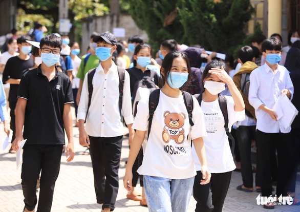 Đề Ngữ văn lớp 10 chuyền tay ở Nghệ An: Hàng giả - Ảnh 2. Đề Ngữ văn lớp 10 chuyền tay ở Nghệ An: Hàng giả - Ảnh 2.