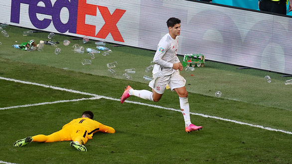 Morata và bàn thắng dành cho vợ con - Ảnh 1.