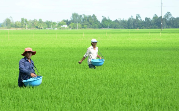 Lo lạm phát vì quá phụ thuộc nước ngoài - Ảnh 1. Lo lạm phát vì quá phụ thuộc nước ngoài - Ảnh 1.