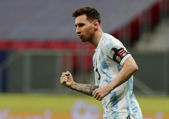 CĐV Brazil ủng hộ Argentina vô địch Nam Mỹ vì... thương Messi, Neymar nổi giận chỉ trích - Ảnh 1.