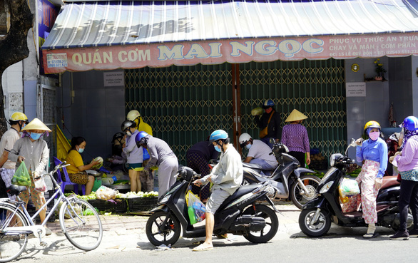 Hiểu nhầm chỉ thị 16, người dân Vũng Tàu ào ào đến ngân hàng - Ảnh 3.