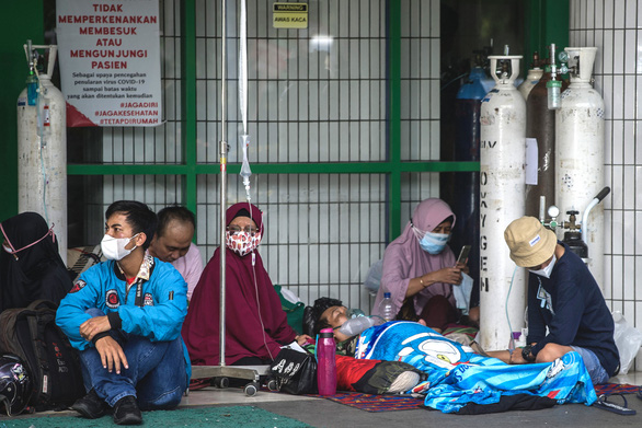 Khủng hoảng thiếu oxy ở Indonesia do dịch bệnh tăng cao - Ảnh 1.