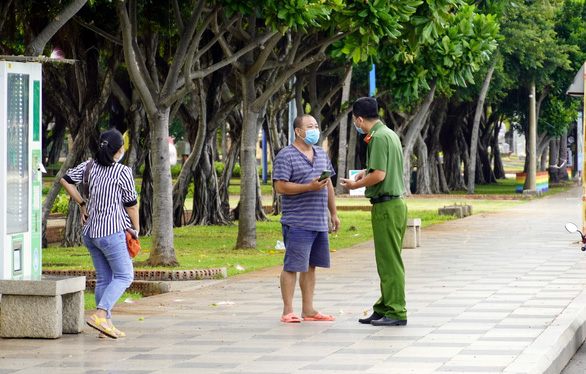 Phố biển Vũng Tàu ngày đầu giãn cách - Ảnh 7.