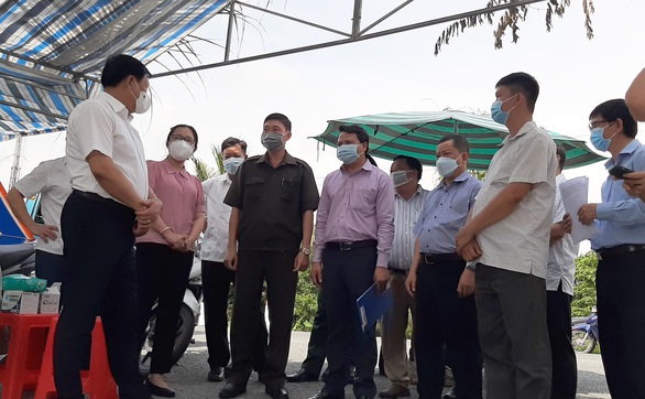 Thứ trưởng Bộ Y tế Đỗ Xuân Tuyên nhắc người cách ly tự vệ sinh phòng ở - Ảnh 1. Thứ trưởng Bộ Y tế Đỗ Xuân Tuyên nhắc người cách ly tự vệ sinh phòng ở - Ảnh 1.