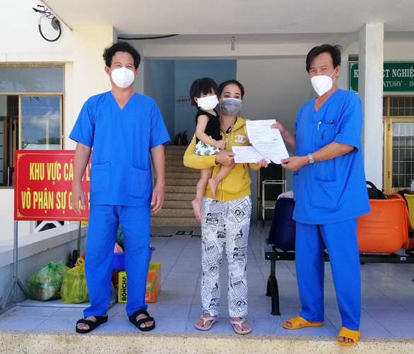 DỊCH COVID-19 NGÀY 15-7: Hà Nội thêm 7 ca dương tính, bệnh nhân đầu tiên ở Phú Yên xuất viện - Ảnh 1. DỊCH COVID-19 NGÀY 15-7: Hà Nội thêm 7 ca dương tính, bệnh nhân đầu tiên ở Phú Yên xuất viện - Ảnh 1.