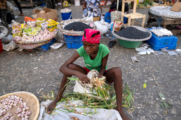 Biểu tình và bất ổn lan rộng tại Haiti sau vụ ám sát tổng thống - Ảnh 1.